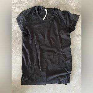 Lululemon black swiftly shirt - size 12